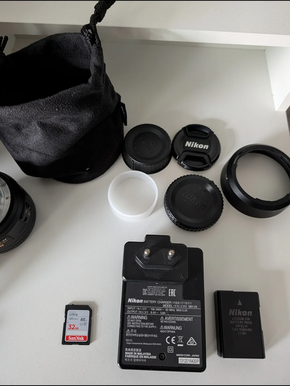 Nikon D3200 + Nikon 35mm f/1.8G Prime Lens Bundle | Battery, Charger, 32GB Card,
